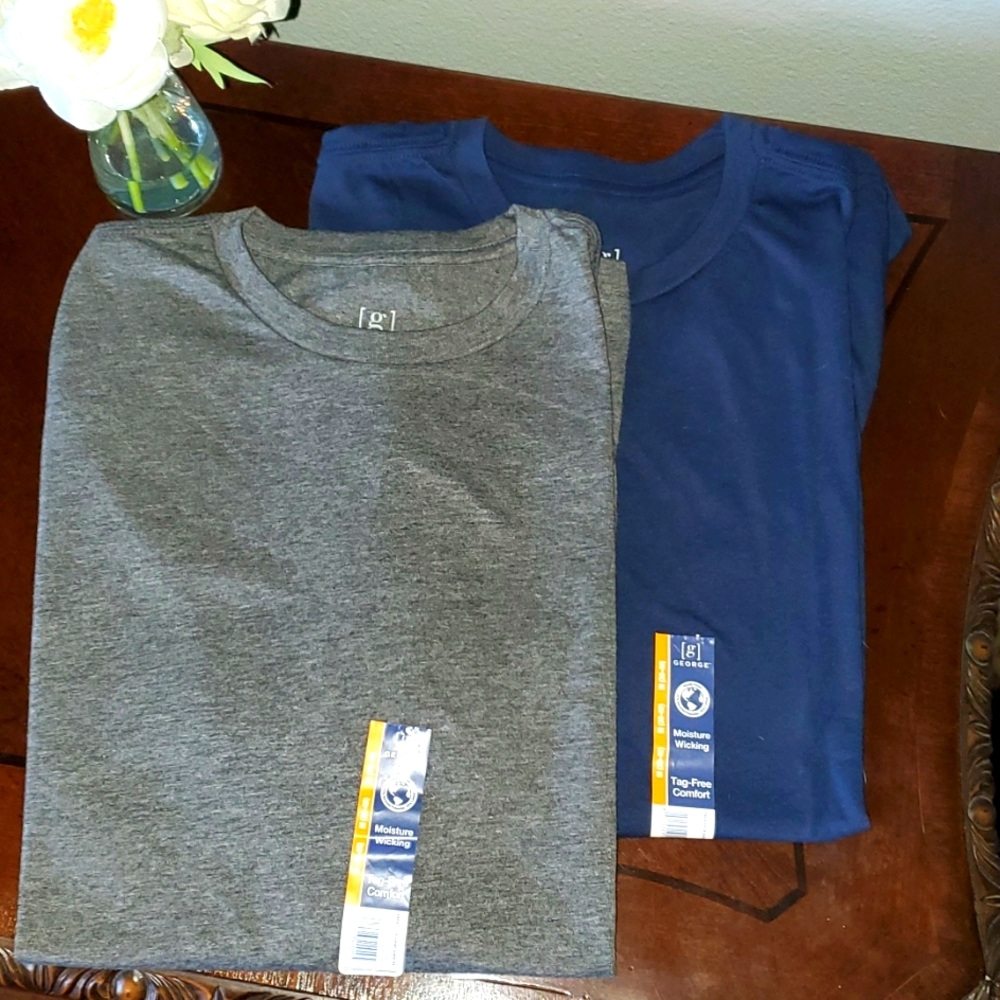 🆕️Set of 2 New Short Sleeve Shirts‎